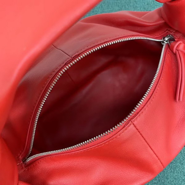 【原版皮】宝缇嘉/BV 打结包，饺子称号，仙女一定要入手，日常百搭，容量实在优秀，质感好的没得说，很能装哦，款号：629635