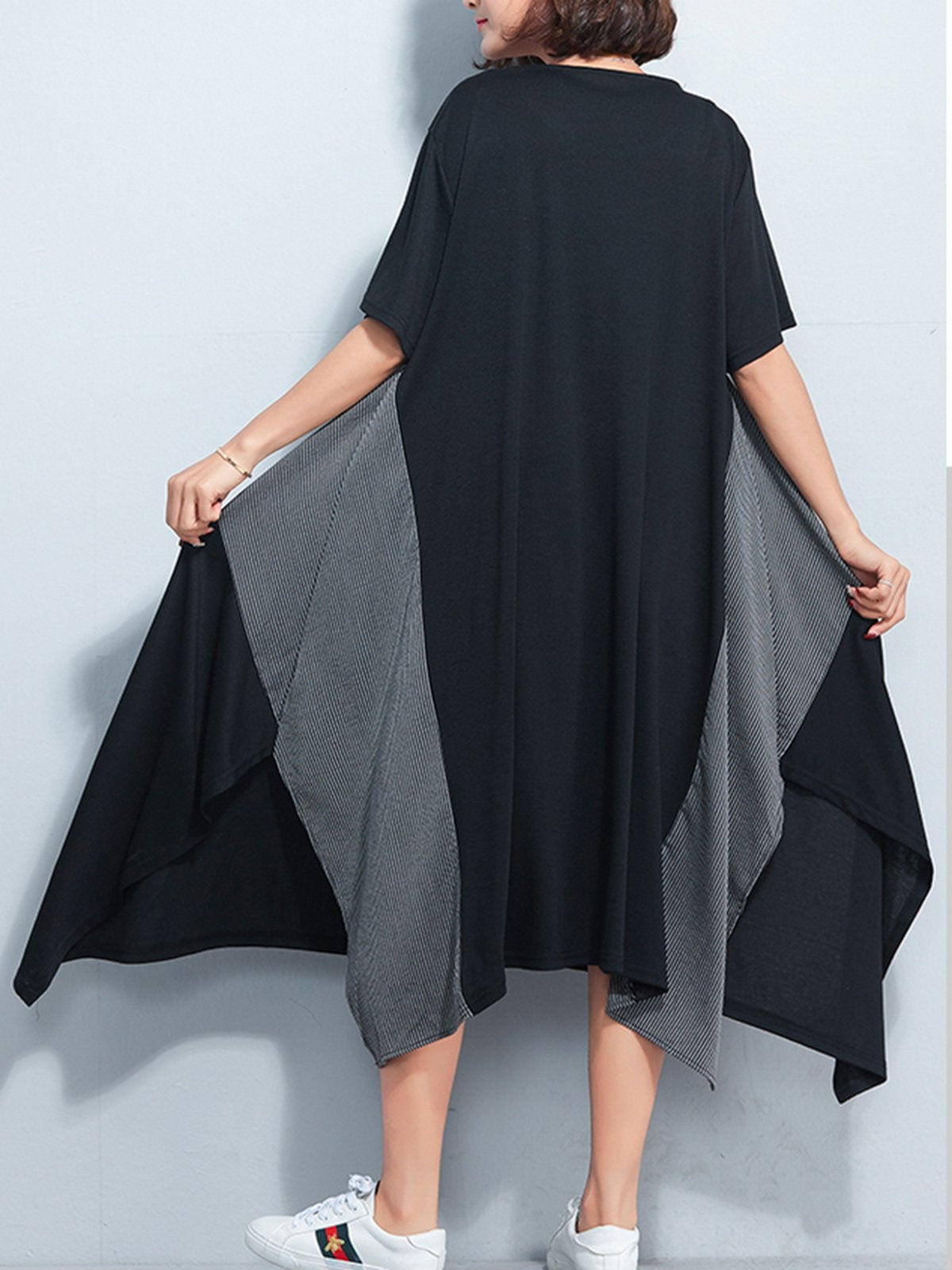 Women Black Color-block Solid Shift Crew Neck Casual Midi Dress