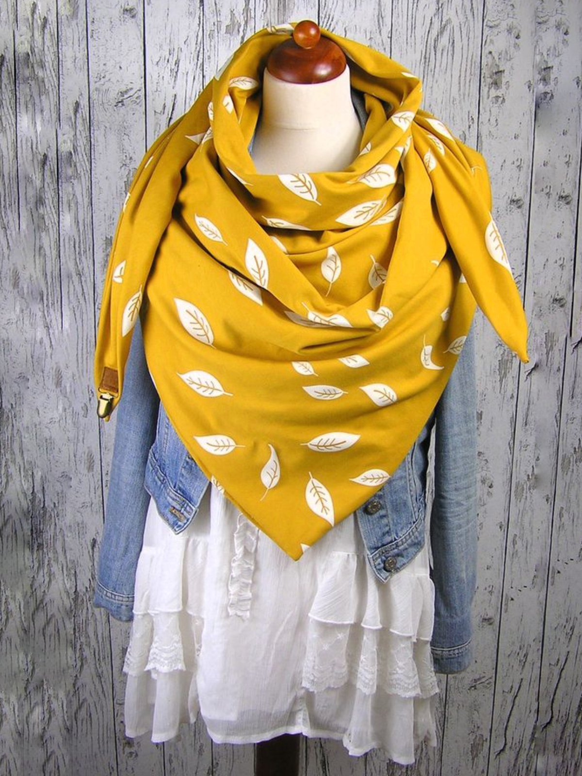 Beautiful Leaf Scarf