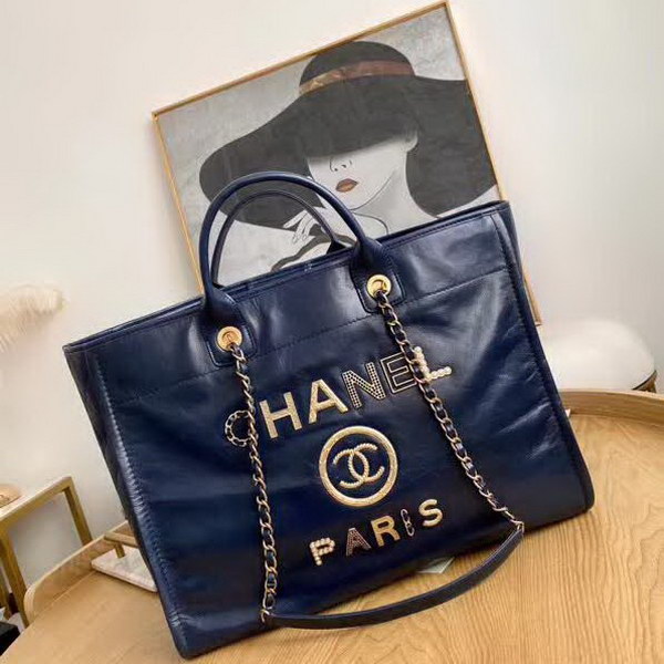 【原版皮】香奈儿/Chanel 购物袋 ，采用进口油腊牛皮，配顶级精美古铜金五金，非常高档新颖独特，休闲又时尚、又会掀起一股热潮，五金 ogo镶珍珠，款号：AS8375