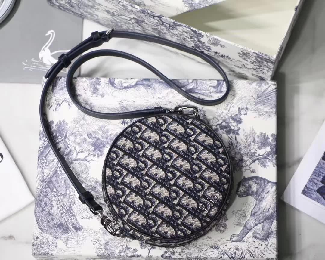 【原版皮】迪奥/Dior 圆饼包，选用Oblique提花帆布搭配同色系牛皮皮革裁制而成，经典大方，越看越有味道
