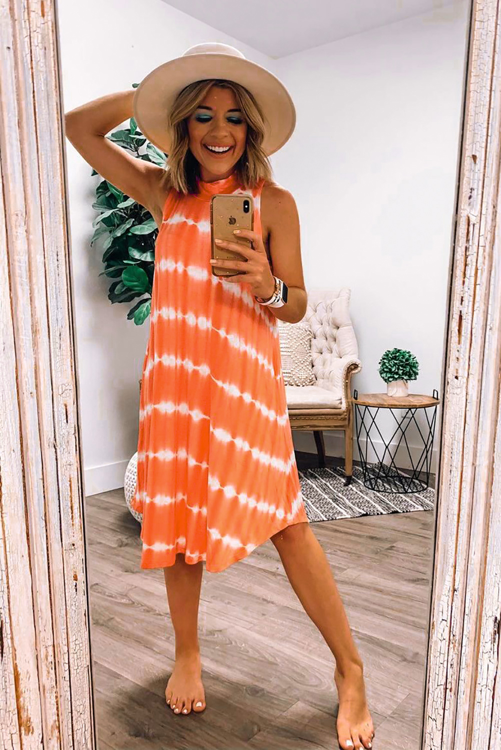 橙色扎染印花背心式连衣裙