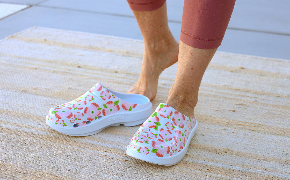 Women's OOcloog Limited Edition Clog - Cherry Blossom