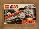 **NEW** Sealed LEGO 8039 �C Star Wars: Venator-Class Republic Attack Cruiser