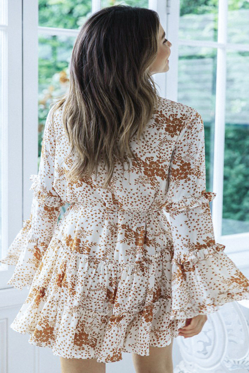 时尚镂空高领荷叶边分层花卉印花迷你连衣裙