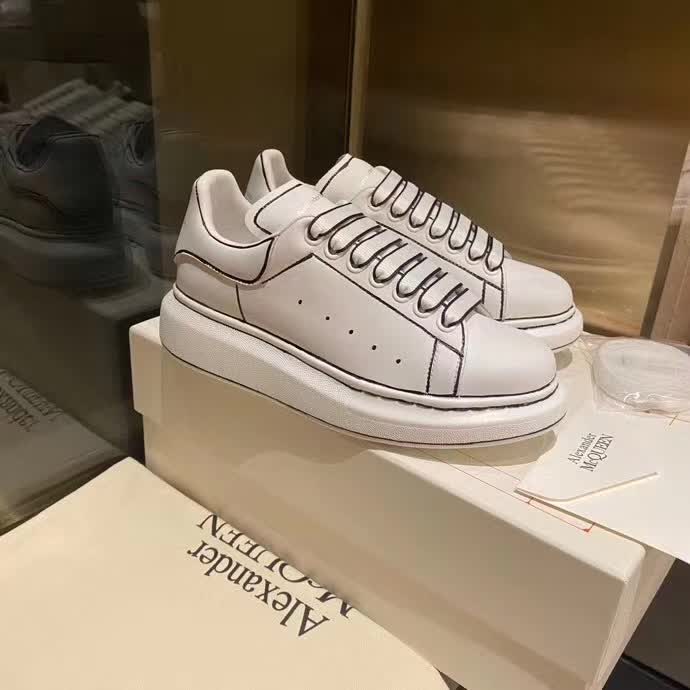 20秋季最新专柜款-麦昆McQueen情侣款经典明星爆款百搭小白鞋，各路明星纷纷上脚，超经典好看