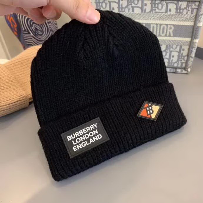 20冬季最新专柜款-Burberry毛线针织徽章标罗纹针织毛线帽 专柜新款同步 小红书推荐款
