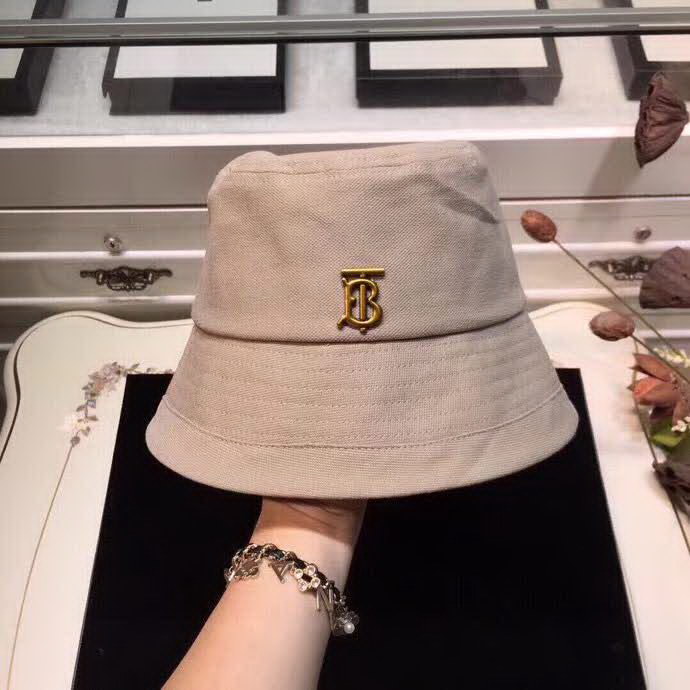 20冬季最新专柜款-Burberry杨幂同款，手感很好，超美渔夫帽 日常休闲必备啦