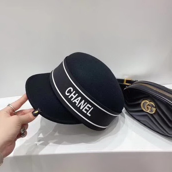 20冬季最新专柜款-香奈儿Chanel新款字母织带高级羊毛骑士帽，简约时尚小香风，轻奢大牌，加厚羊毛，超有分量，秋冬时尚必备单品！