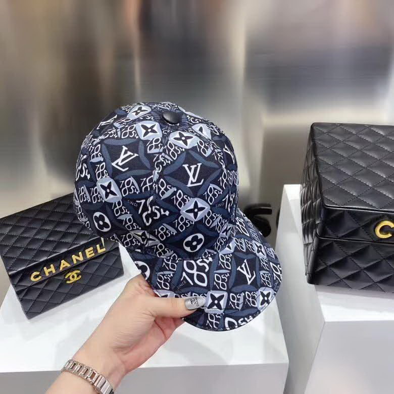 20冬季最新专柜款-路易威登LV新款棒球帽，Lv徽章，专柜1:1开模订制，原版帆布面料+头层牛皮，轻盈透气！质量超赞