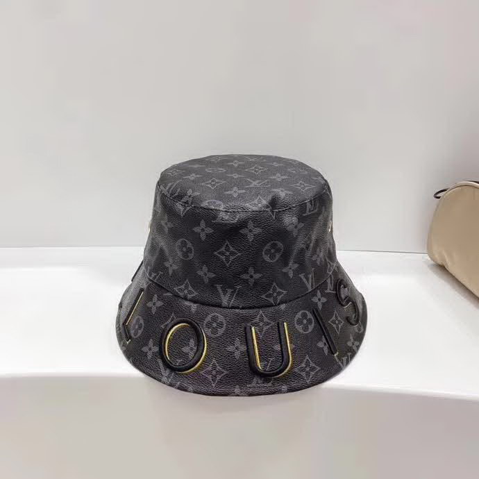 20冬季最新专柜款-路易威登LV刺绣皮革渔夫帽精致双重刺绣字母，超显高级！经典老花情怀，轻奢大牌，妥妥高级
