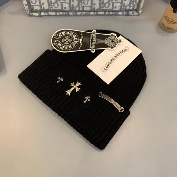 20冬季最新专柜款-ChromeHearts网红时尚博主推荐款皮标针织毛线帽，手感超柔软舒适的针织线帽，弹性极佳！时尚街头风，黑白时尚百搭色！