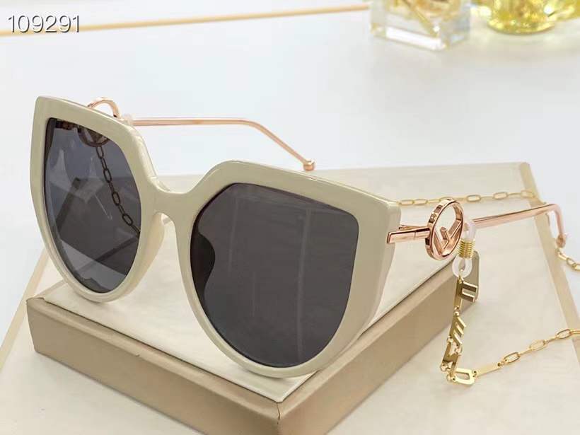 ☆「时尚达人首选」芬迪Fendi链条墨镜☆2020全网最新太阳眼镜流行趋势销量排行第一,让你做最耀眼最酷的时尚达人