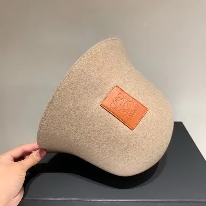 20冬季最新专柜款-罗意威LOEWE2020新款渔夫帽，羊毛面料、洗水皮包边