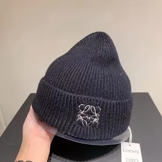 20冬季最新专柜款-罗意威Loewe新款毛线帽，秋冬个性保暖，复古潮味十足，很强的街拍风