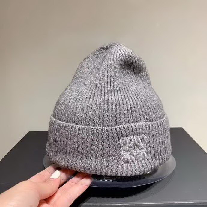 20冬季最新专柜款-罗意威Loewe新款毛线帽，秋冬个性保暖，复古潮味十足，很强的街拍风