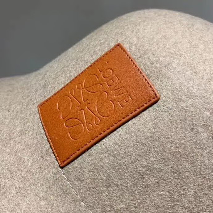 20冬季最新专柜款-罗意威LOEWE2020新款渔夫帽，羊毛面料、洗水皮包边