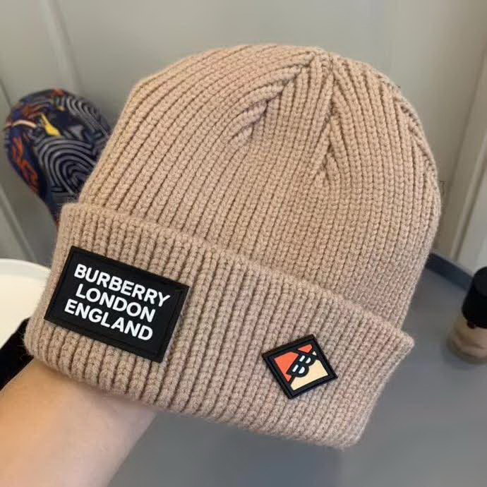 20冬季最新专柜款-Burberry毛线针织徽章标罗纹针织毛线帽 专柜新款同步 小红书推荐款
