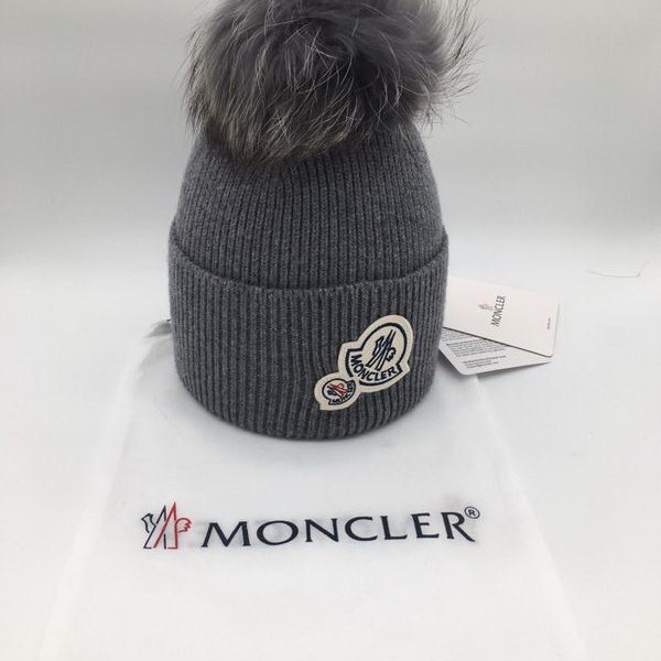 官网同步20秋季最新款-Moncler新款针织帽，独家定制超大狐狸毛球，特别火爆，采用精选毛线，手感超柔软，弹性极佳