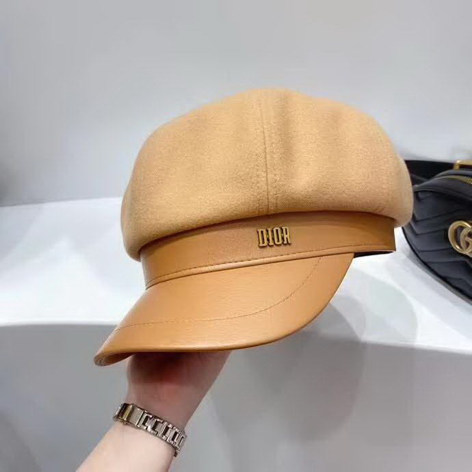 20冬季最新专柜款-迪奥Dior秋冬款呢子拼接八角贝雷帽！最经典的款式，得到最精致的升华！这款真的巨高级！