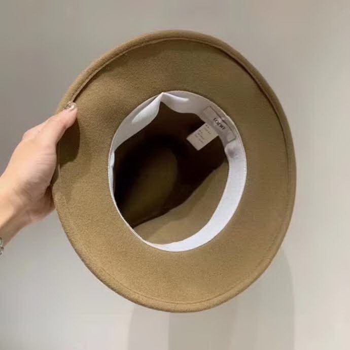 20冬季最新专柜款-罗意威LOEWE新款礼帽，百分百羊毛面料,凹凸有致帽型，2020官方新款，女神必备