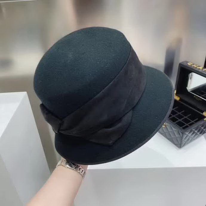 20冬季最新专柜款-Chanel秋冬新款高品质羊毛礼帽，高级麂皮绒布交叉织带，富家女礼帽，法式名媛风！超显气质的款式，香芋紫超美，香粉必入呦