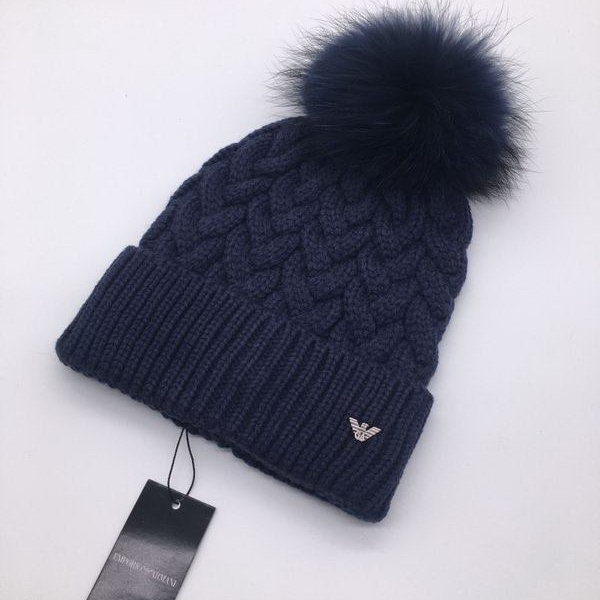 官网同步20秋季最新款-armani新款毛线针织帽子，独​家定‎制​超大毛球​，特别​火爆，采用精选​毛​线，手感超柔软，弹性极佳