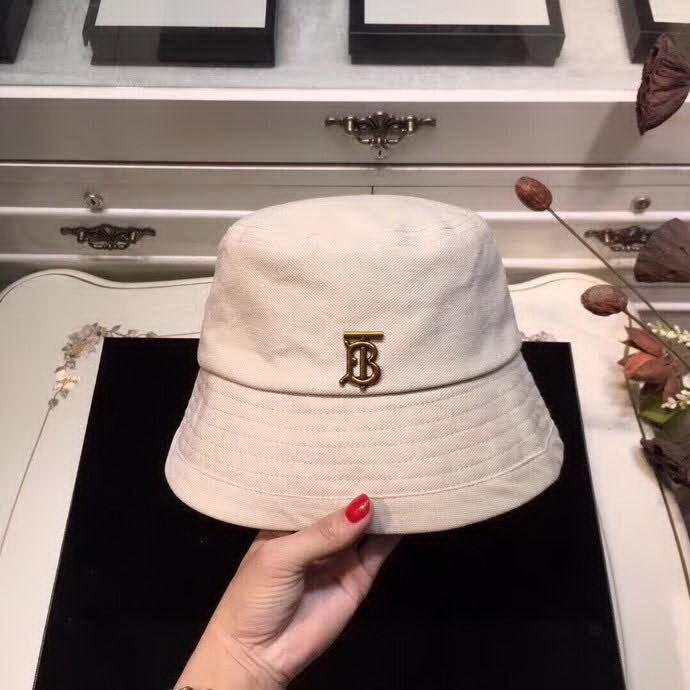 20冬季最新专柜款-Burberry杨幂同款，手感很好，超美渔夫帽 日常休闲必备啦