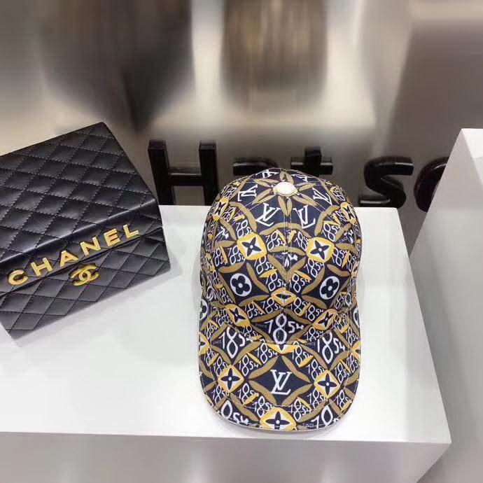 20冬季最新专柜款-路易威登LV新款棒球帽，Lv徽章，专柜1:1开模订制，原版帆布面料+头层牛皮，轻盈透气！质量超赞