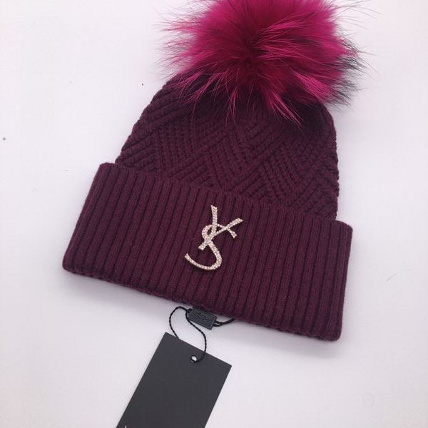 官网同步20秋季最新款-YSL新款毛线针织帽子，独家定制超大毛球，特别火爆，采用精选毛线，手感超柔软，弹性极佳