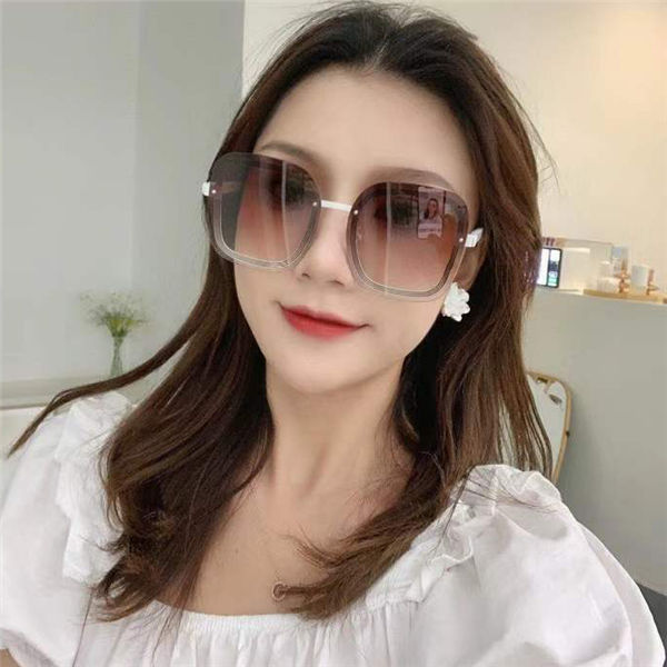 ☆「时尚达人首选」古驰Gucci☆2020全网最新太阳眼镜流行趋势销量排行第一,让你做最耀眼最酷的时尚达人