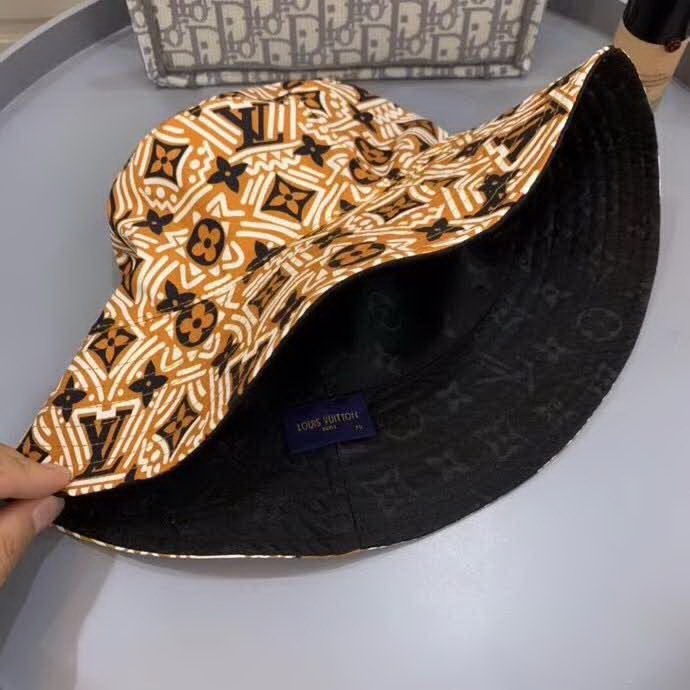 20冬季最新专柜款-路易威登LV2020火爆新款渔夫帽，双面定制！1:1开模订制，原版印花面料+老花皮