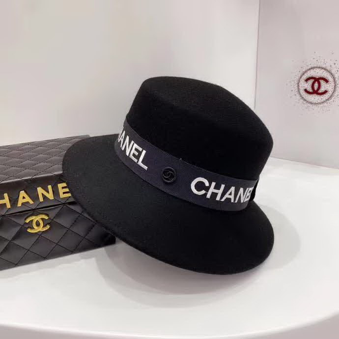 20冬季最新专柜款-Chanel20秋冬新款羊毛礼帽，羊毛材质，妥妥的高级货！奢华气质款！超衬气质的一款帽子！