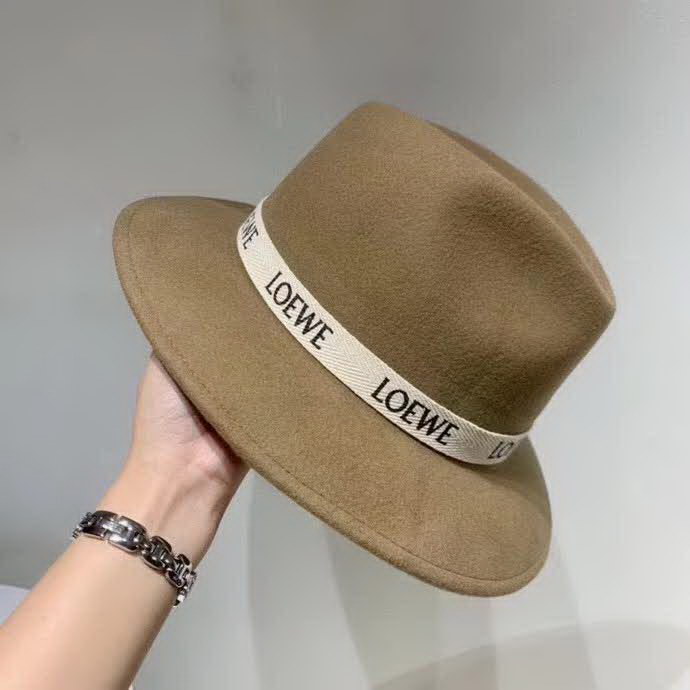 20冬季最新专柜款-罗意威LOEWE新款礼帽，百分百羊毛面料,凹凸有致帽型，2020官方新款，女神必备