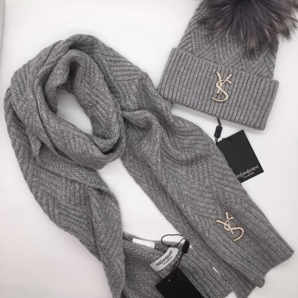 官网同步20秋季最新款-YSL二​件套系‌列 围巾‎，帽子经‌典‎系‎列，精​致美感，精选毛线，手感超柔软，冬季必备款