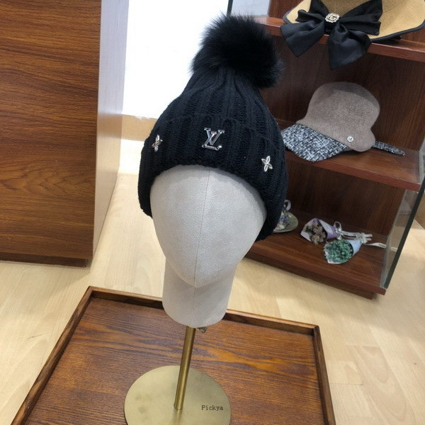 官网同步20秋季最新款-LV新款针织帽，独家定制超大毛球，特别火爆，采用精选毛线，手感超柔软，弹性极佳
