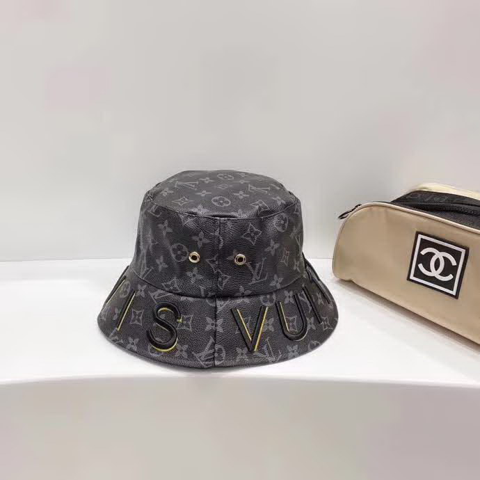 20冬季最新专柜款-路易威登LV刺绣皮革渔夫帽精致双重刺绣字母，超显高级！经典老花情怀，轻奢大牌，妥妥高级