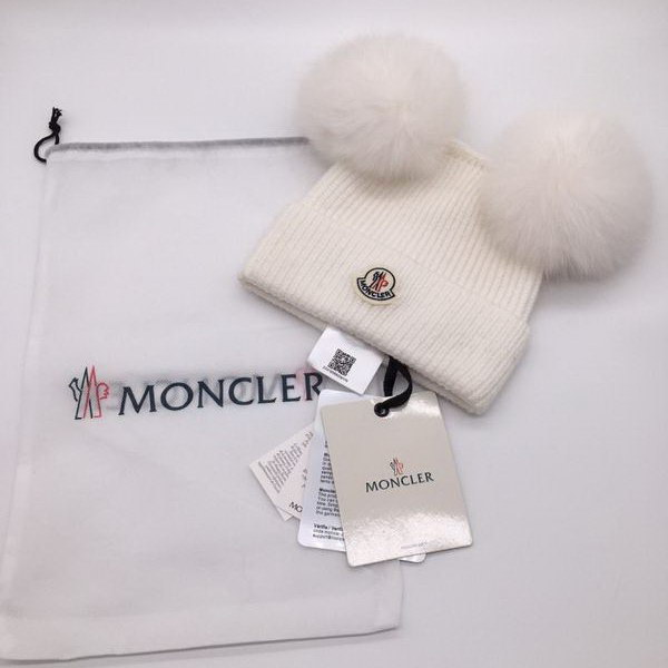 官网同步20秋季最新款-Moncler新款针织帽，独家定制超大毛球，特别火爆，采用精选毛线，手感超柔软，弹性极佳