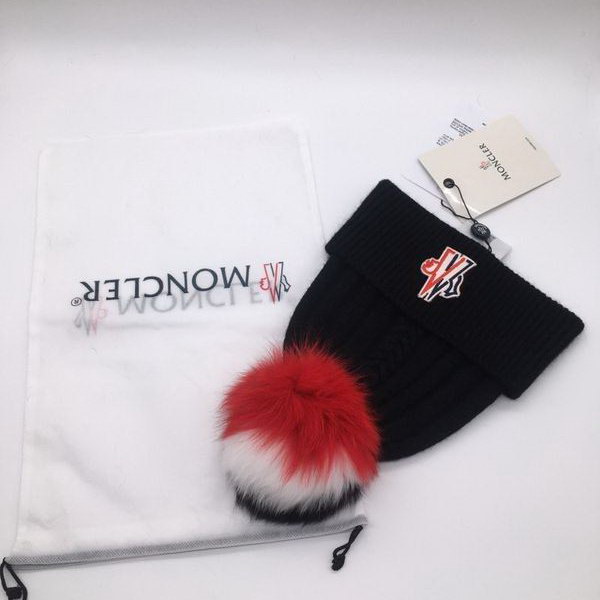 官网同步20秋季最新款-Moncler新款针织帽，独家定制超大狐狸毛球，特别火爆，采用精选毛线，手感超柔软，弹性极佳