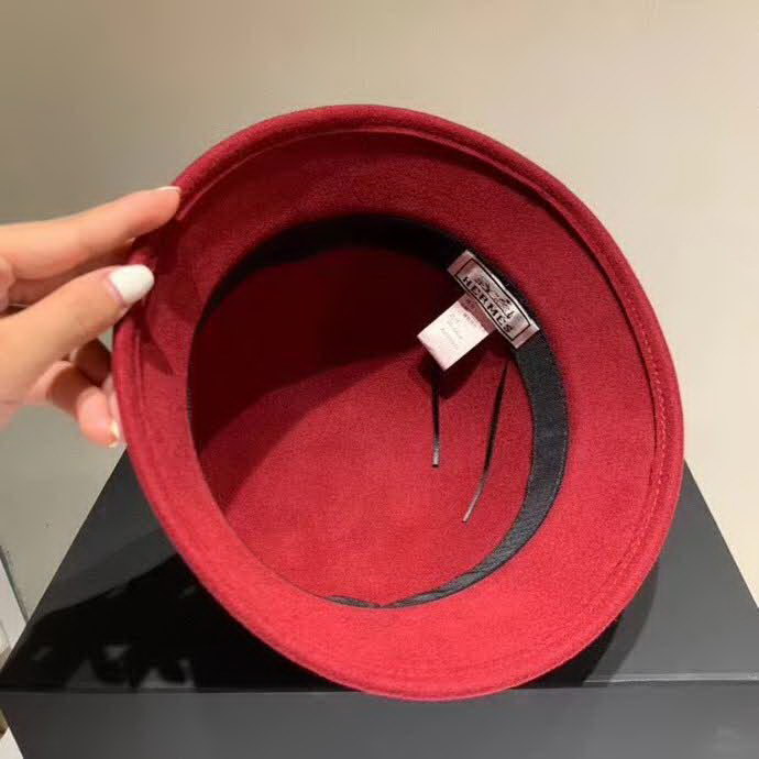 20冬季最新专柜款-爱马仕Hermes2020新款羊毛礼帽，羊毛盆帽，高档皮带刺绣logo 超级大牌范儿，机场必备神器