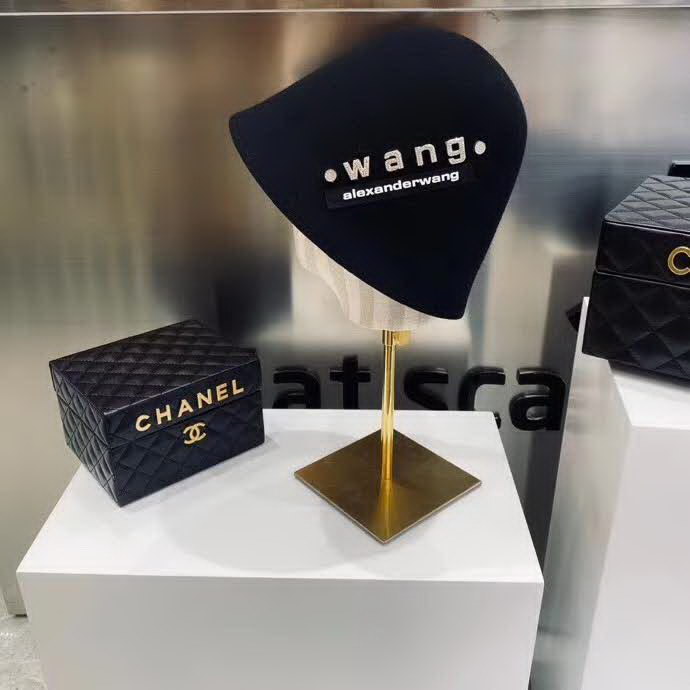 20冬季最新专柜款-亚力山大王新款羊毛桶帽渔夫帽，巨遮脸！超A的帽型，凹造型无敌了，定制羊毛，超有质感！