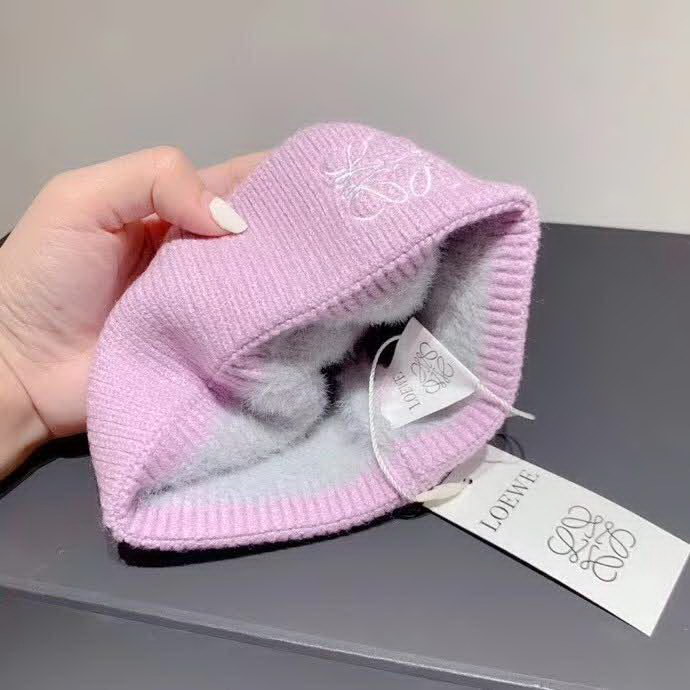 20冬季最新专柜款-罗意威Loewe新款毛线帽，秋冬个性保暖，复古潮味十足，很强的街拍风