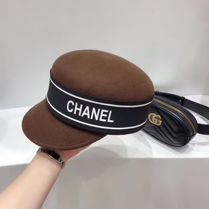 20冬季最新专柜款-香奈儿Chanel新款字母织带高级羊毛骑士帽，简约时尚小香风，轻奢大牌，加厚羊毛，超有分量，秋冬时尚必备单品！