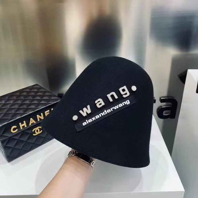 20冬季最新专柜款-亚力山大王新款羊毛桶帽渔夫帽，巨遮脸！超A的帽型，凹造型无敌了，定制羊毛，超有质感！