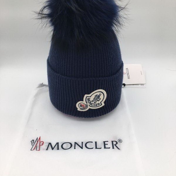 官网同步20秋季最新款-Moncler新款针织帽，独家定制超大狐狸毛球，特别火爆，采用精选毛线，手感超柔软，弹性极佳