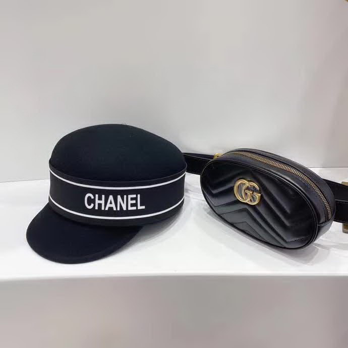 20冬季最新专柜款-香奈儿Chanel新款字母织带高级羊毛骑士帽，简约时尚小香风，轻奢大牌，加厚羊毛，超有分量，秋冬时尚必备单品！