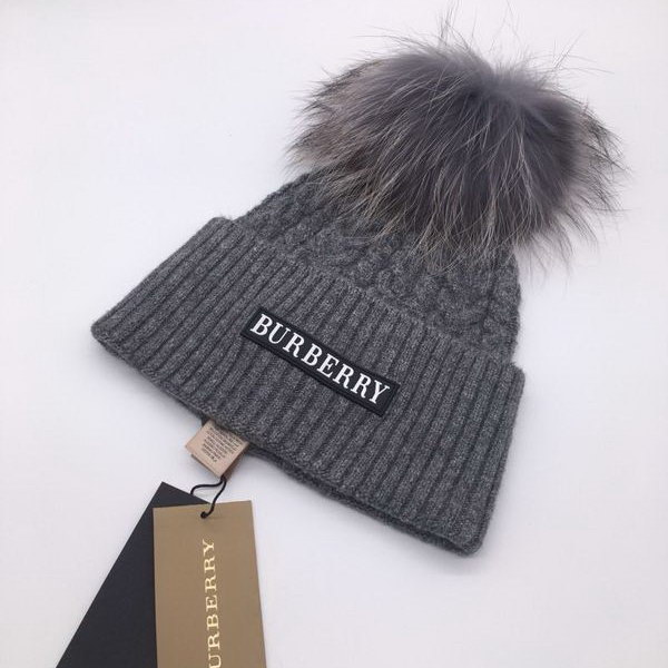 官网同步20秋季最新款-Burberry新款毛线针织帽子，独​家定‎制​超大毛球​，特别​火爆，采用精选​毛​线，手感超柔软，弹性极佳