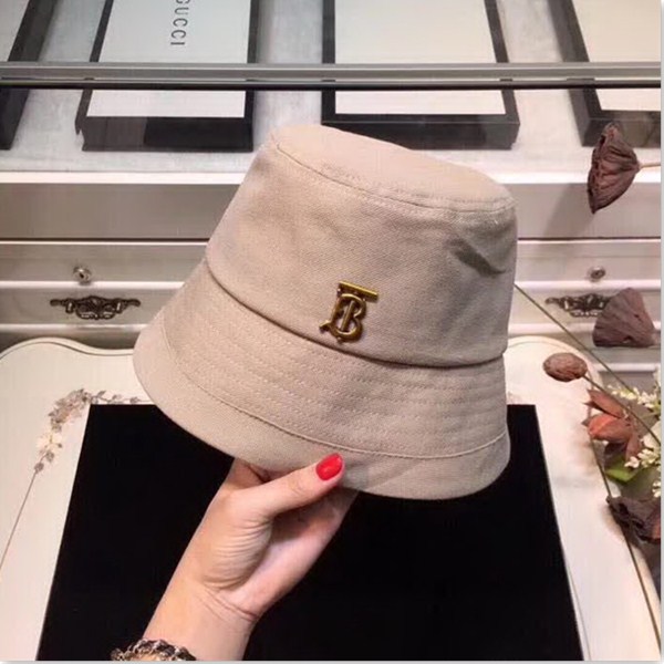 20冬季最新专柜款-Burberry杨幂同款，手感很好，超美渔夫帽 日常休闲必备啦