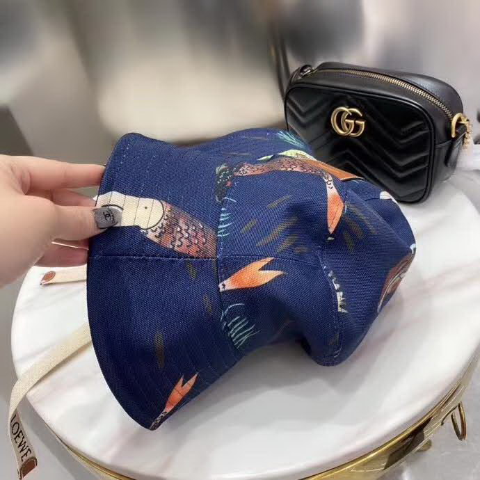 20冬季最新专柜款-罗意威LOEWE帆布印花渔夫帽，王源同款，超多明星同款 男女同款，超时尚单品