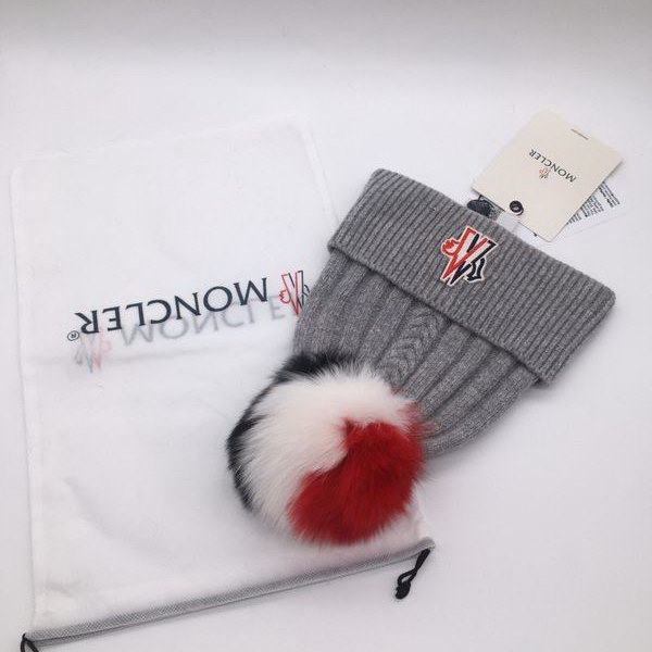 官网同步20秋季最新款-Moncler新款针织帽，独家定制超大狐狸毛球，特别火爆，采用精选毛线，手感超柔软，弹性极佳